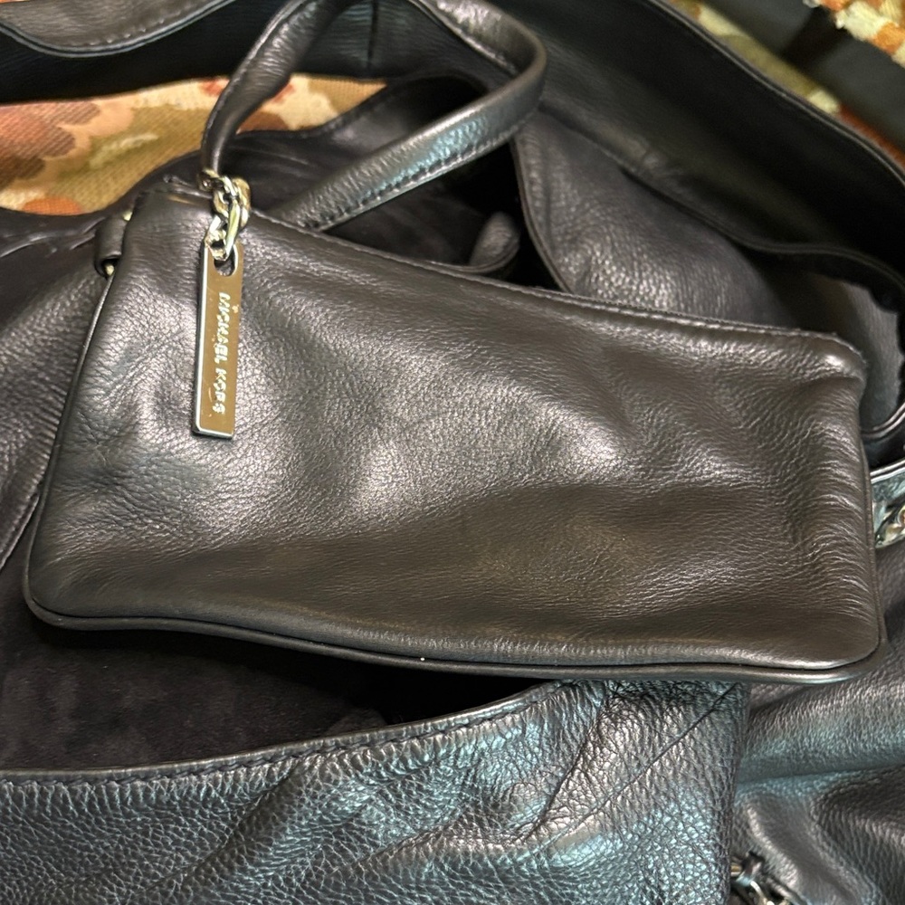 Michael Kors Black Leather Chain-Detail Shoulder Bag - Picture 10 of 10